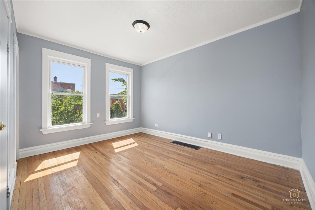 3616 N Kedzie Avenue #2, Chicago, IL 60618