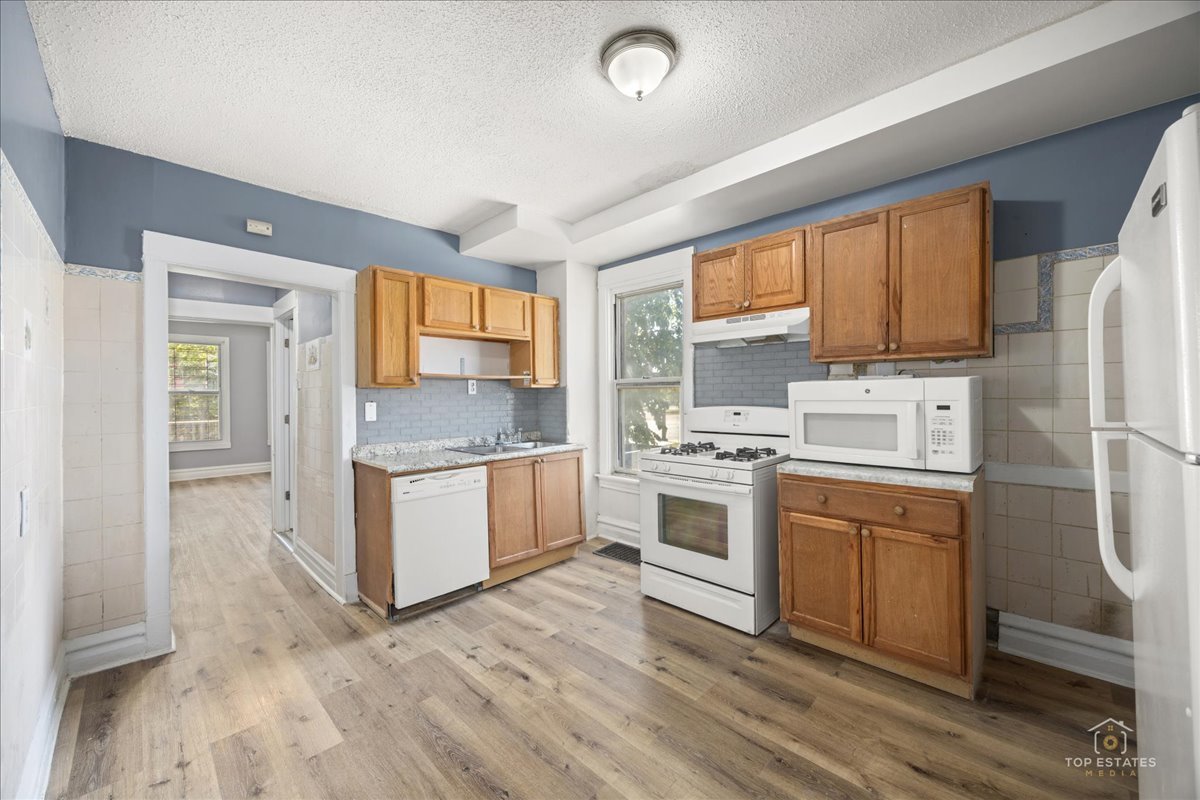 3616 N Kedzie Avenue #2, Chicago, IL 60618
