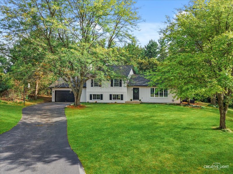 40W665 Carriage Court, St. Charles, IL 60175