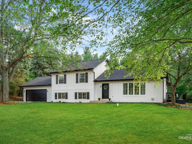 40W665 Carriage Court, St. Charles, IL 60175