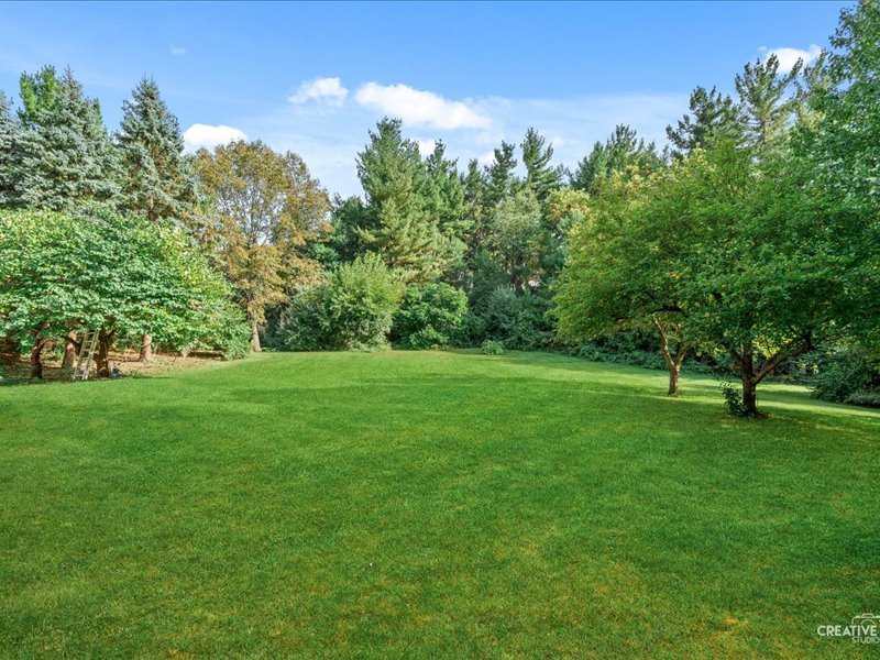 40W665 Carriage Court, St. Charles, IL 60175
