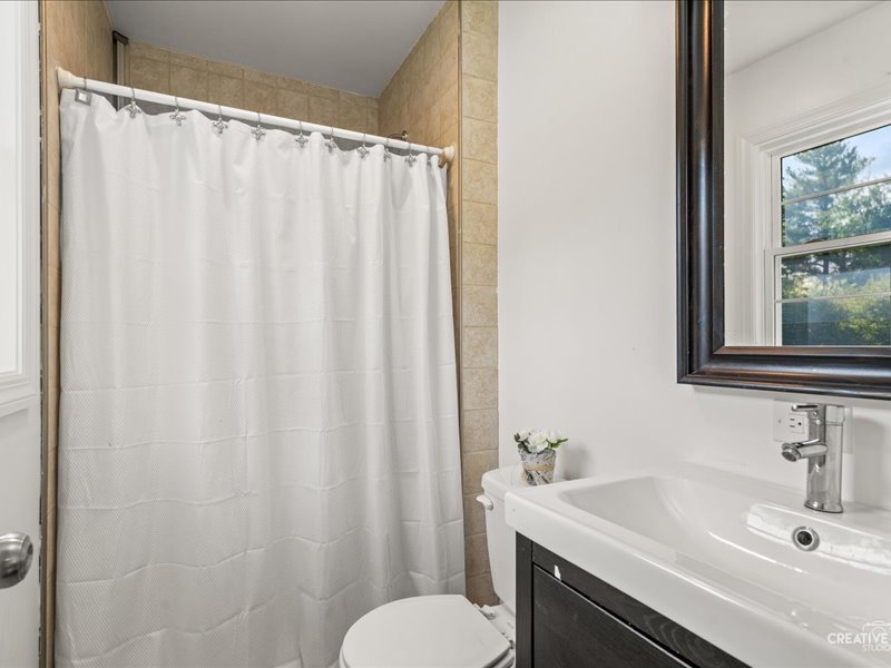 40W665 Carriage Court, St. Charles, IL 60175