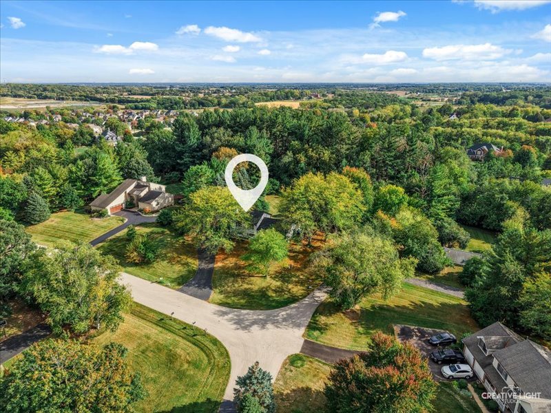 40W665 Carriage Court, St. Charles, IL 60175