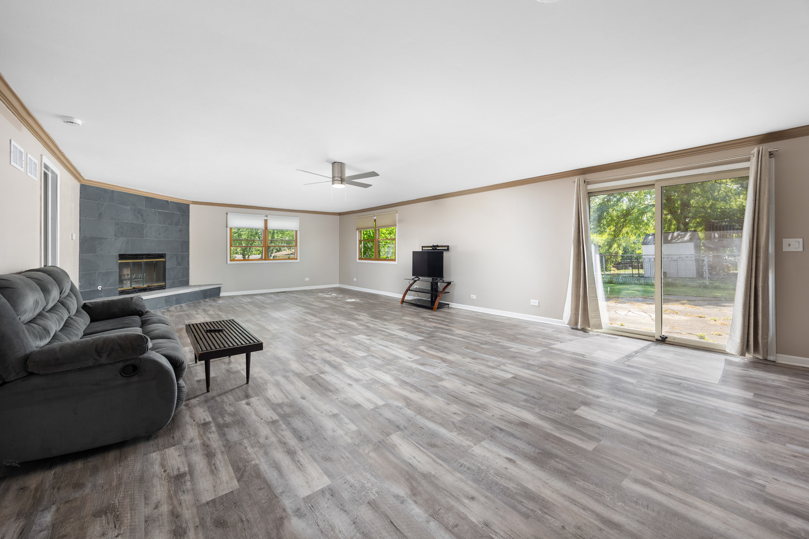 521 Auburn Lane, Schaumburg, IL 60193