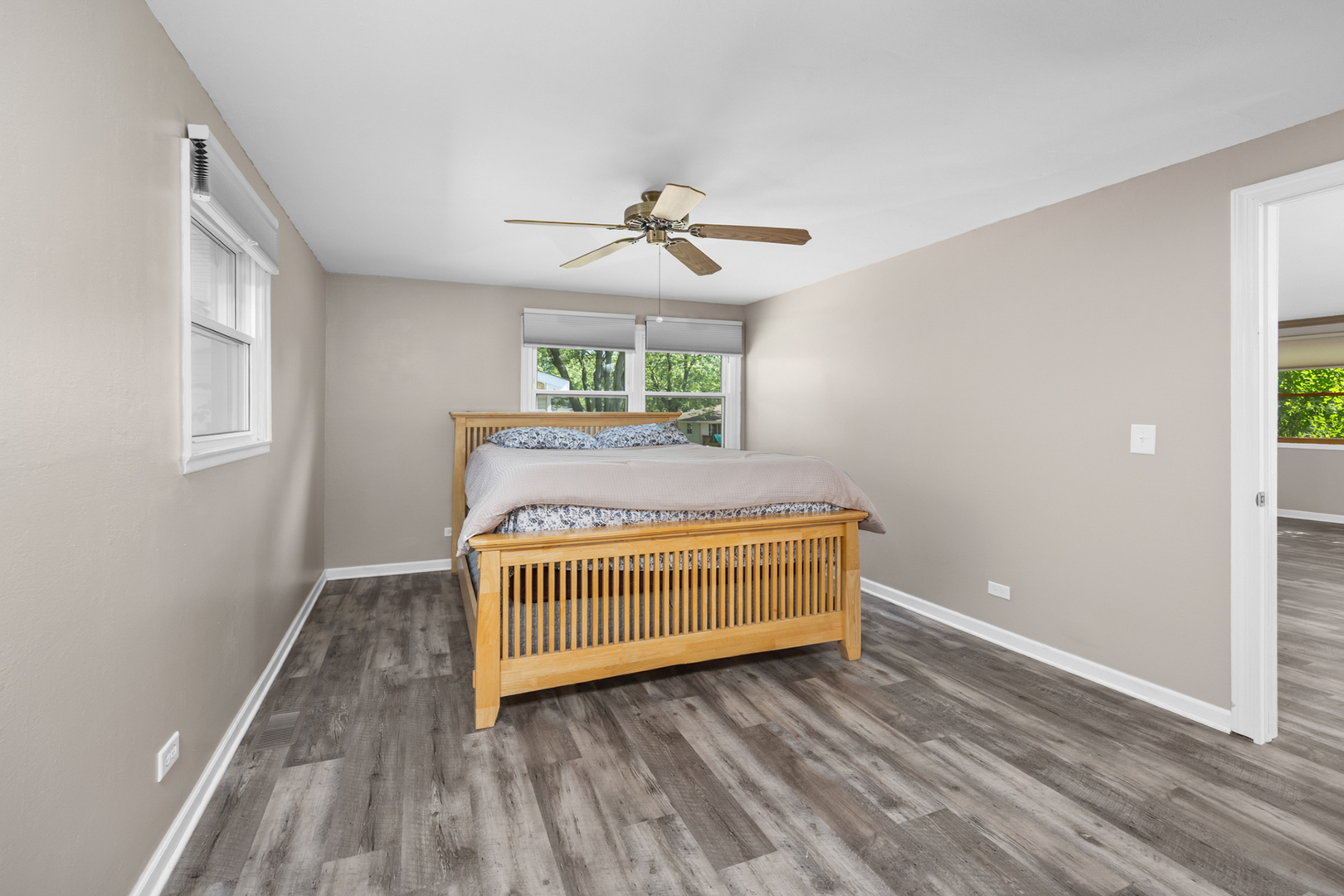 521 Auburn Lane, Schaumburg, IL 60193