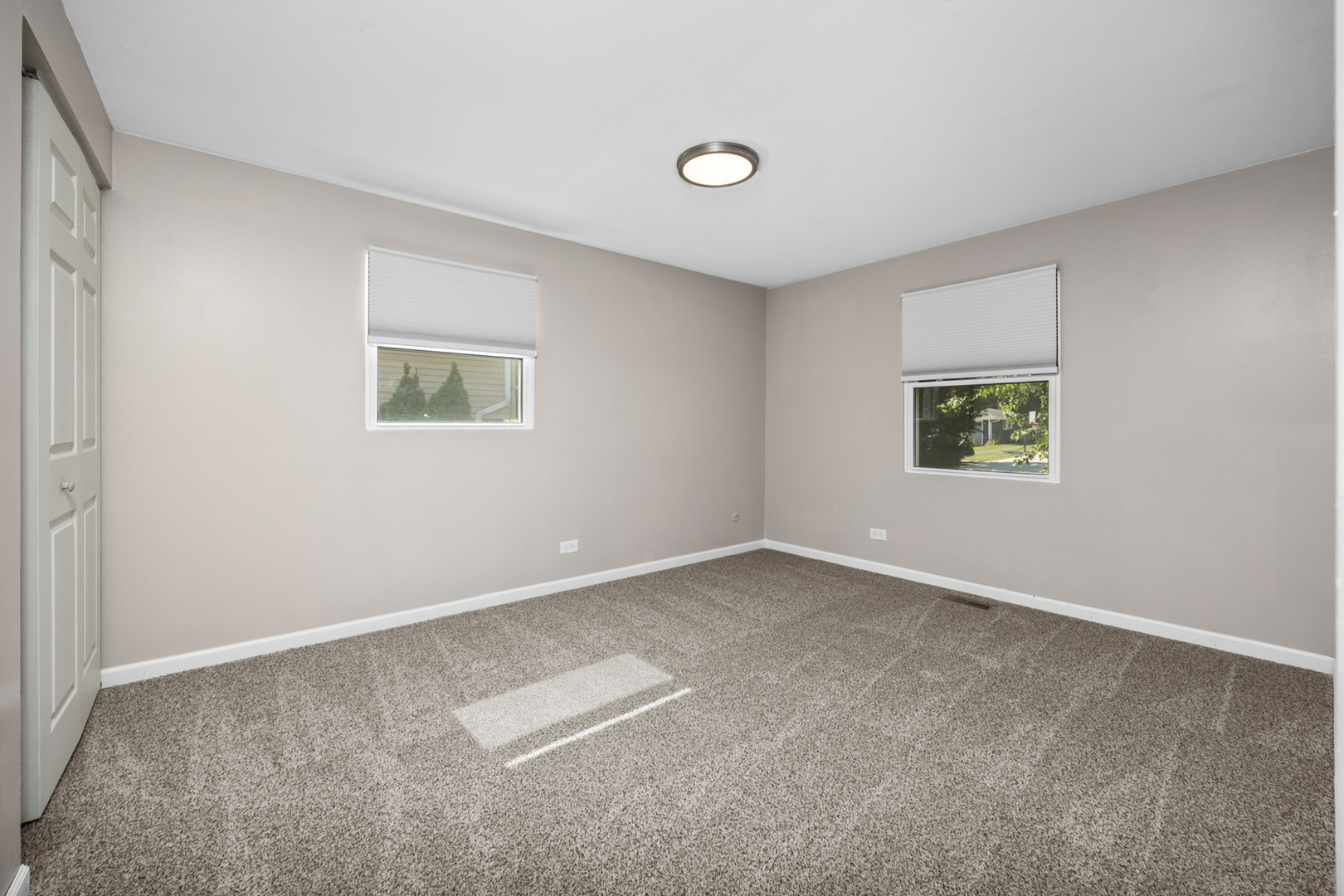 521 Auburn Lane, Schaumburg, IL 60193