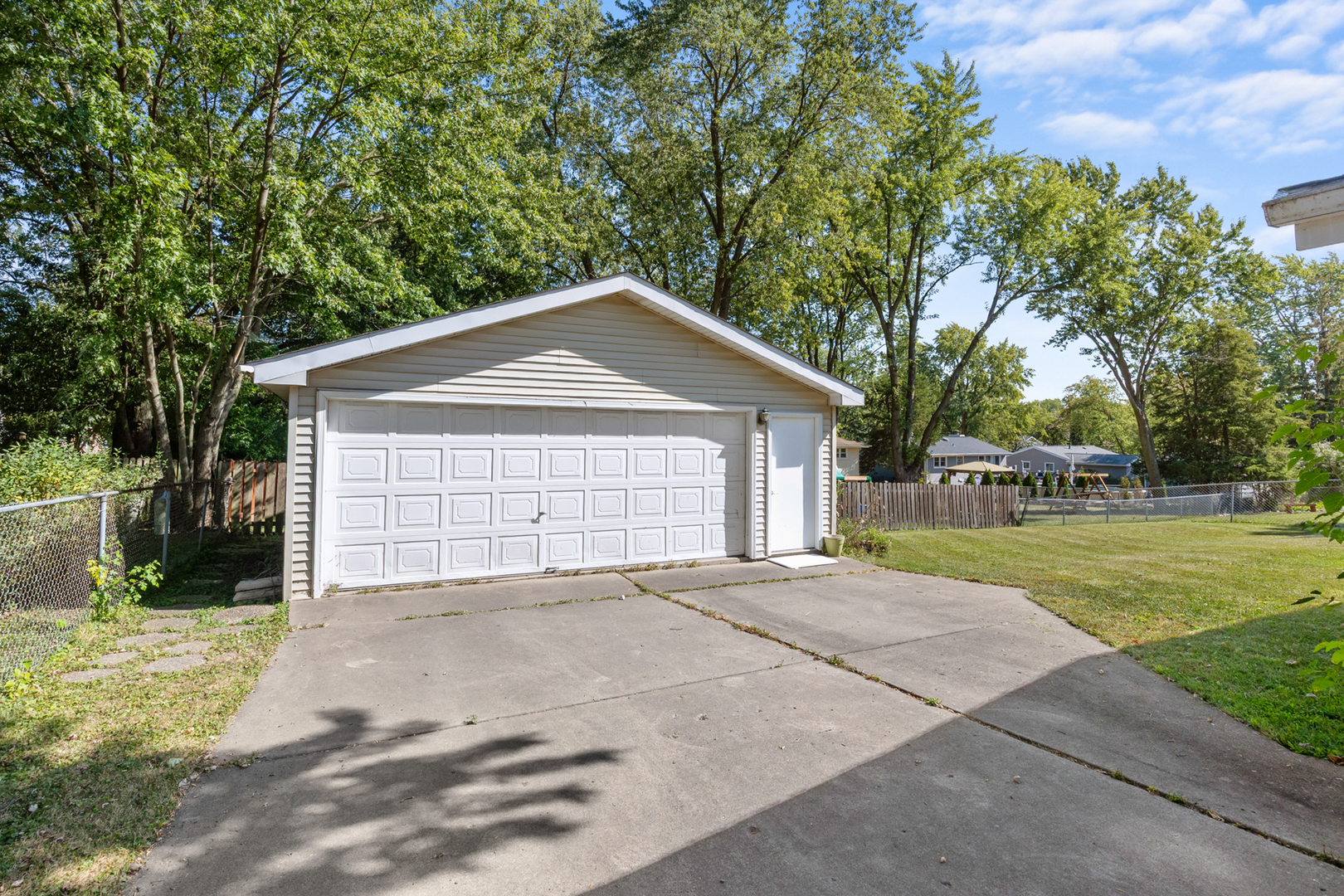 521 Auburn Lane, Schaumburg, IL 60193