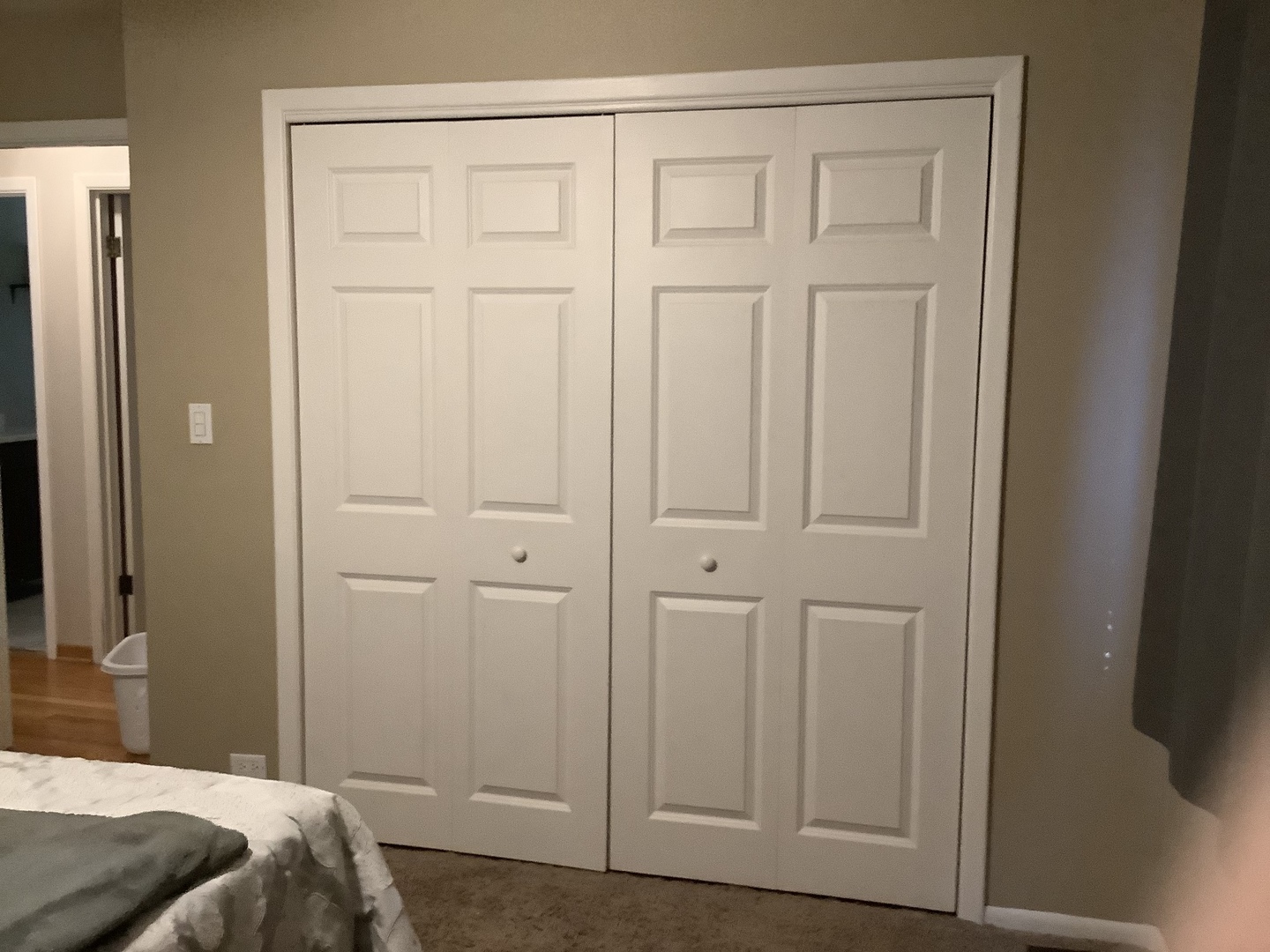 32 Lancaster Avenue, Elk Grove Village, IL 60007