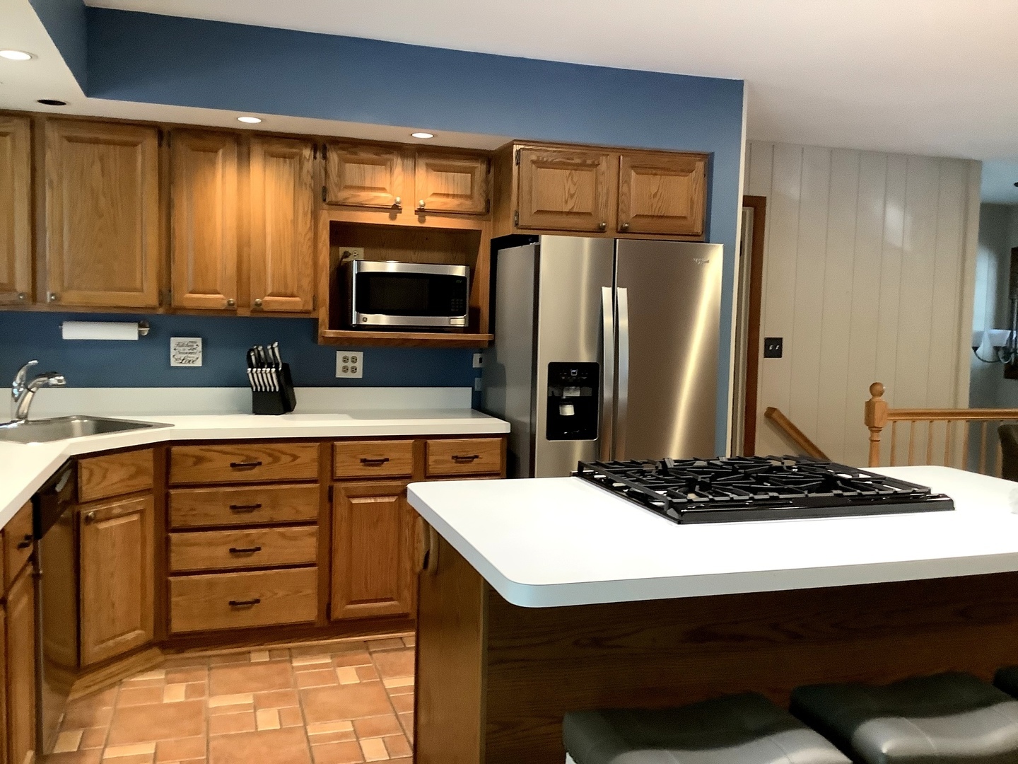 32 Lancaster Avenue, Elk Grove Village, IL 60007