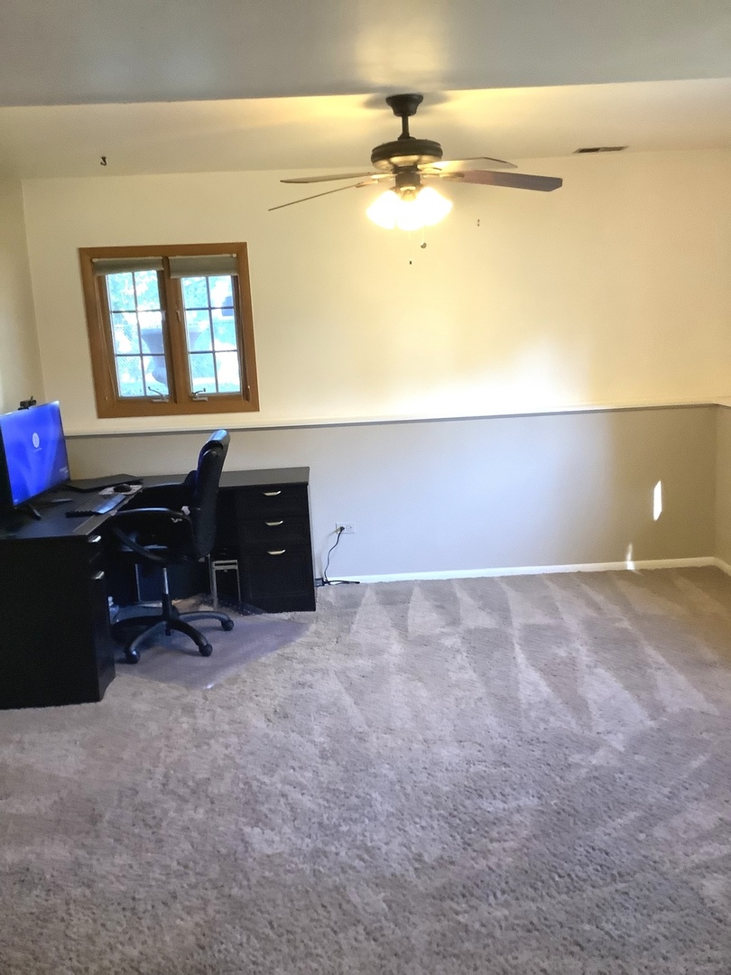 32 Lancaster Avenue, Elk Grove Village, IL 60007