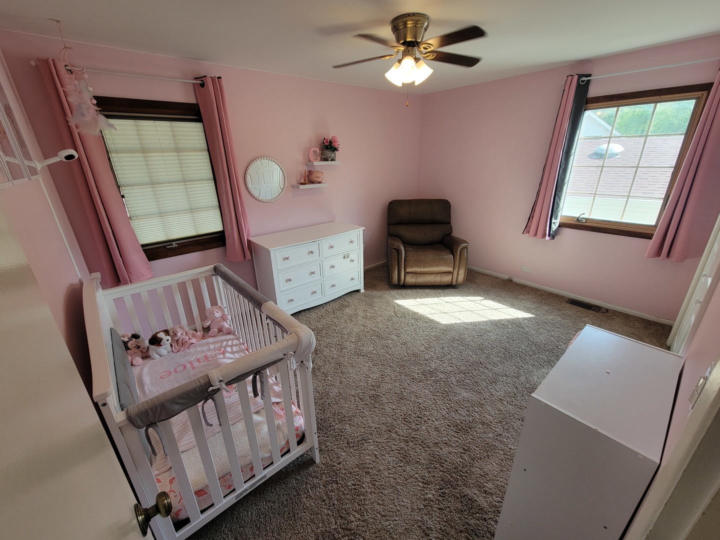 32 Lancaster Avenue, Elk Grove Village, IL 60007