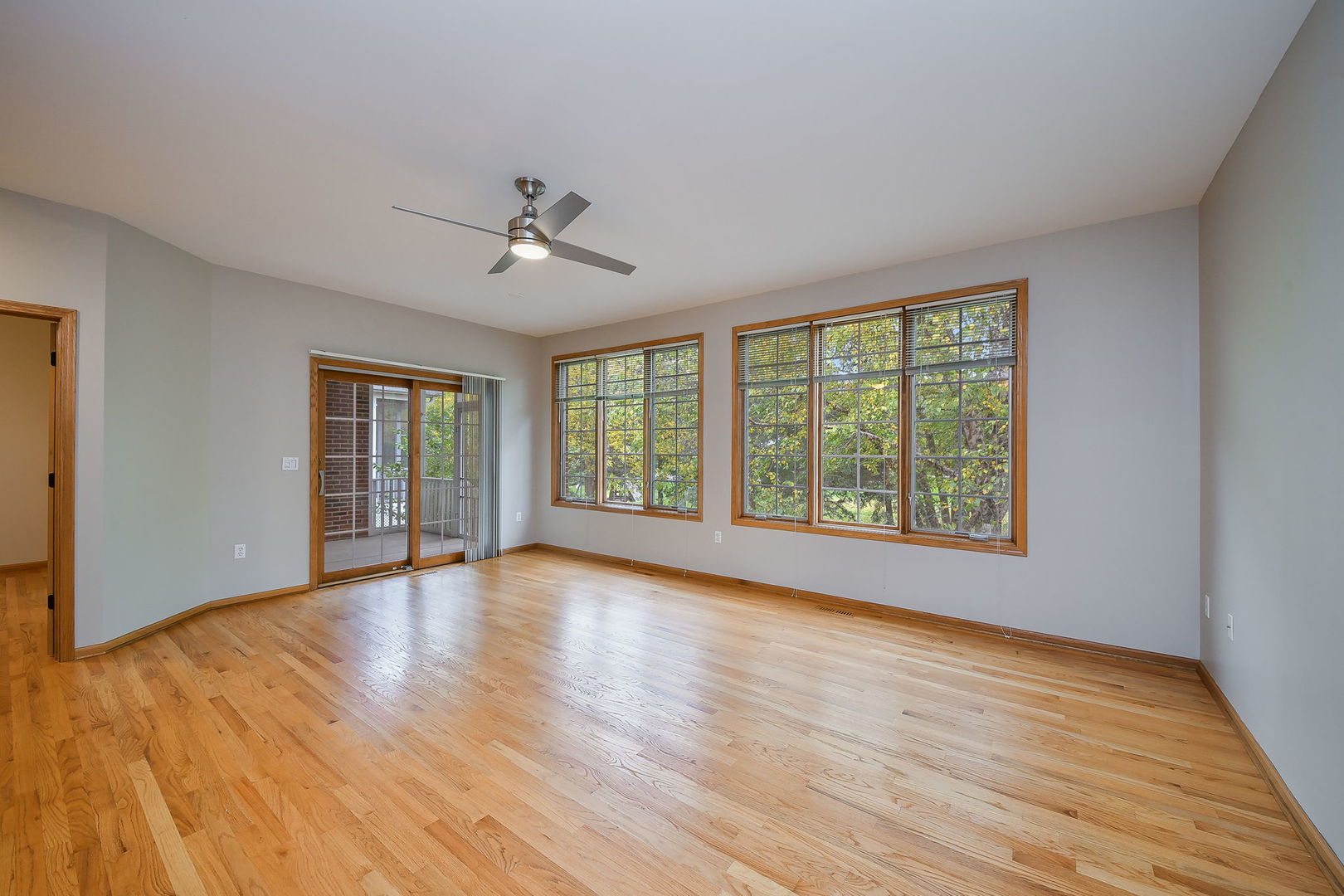 385 Delnor Glen Drive, St. Charles, IL 60174