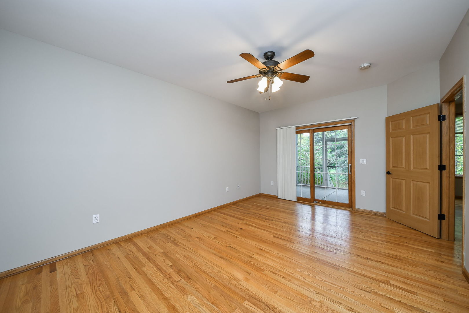 385 Delnor Glen Drive, St. Charles, IL 60174