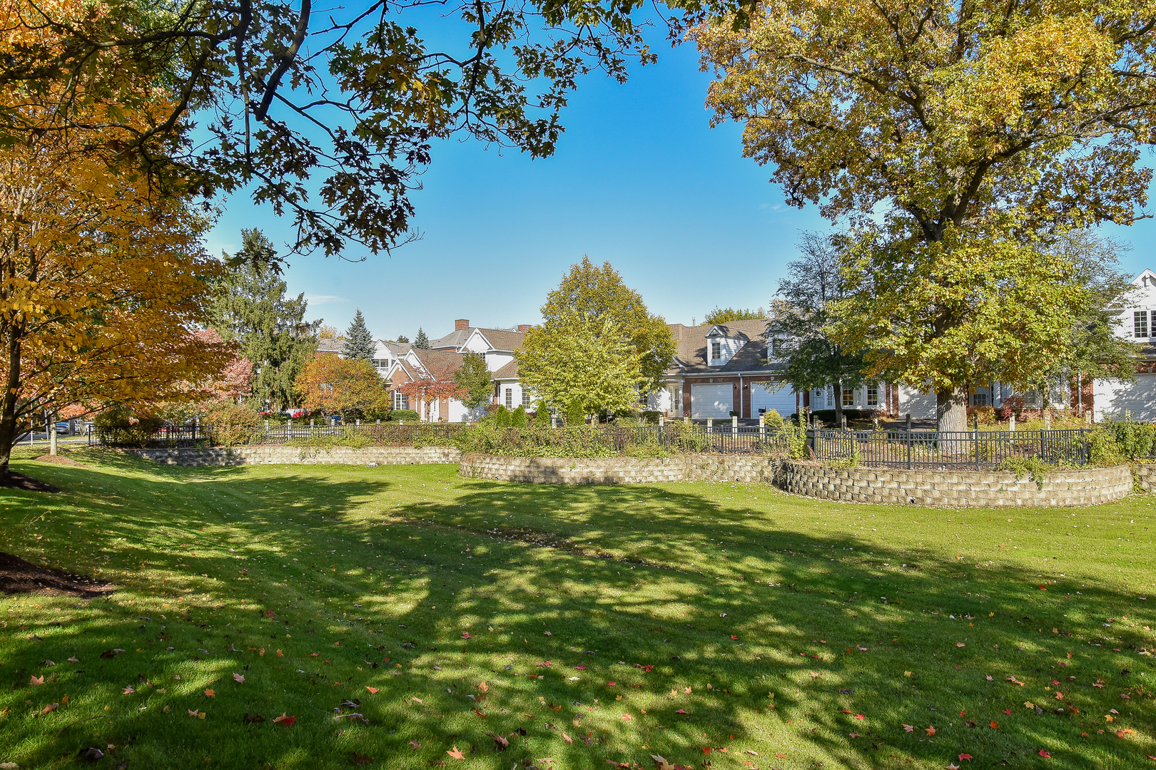 385 Delnor Glen Drive, St. Charles, IL 60174