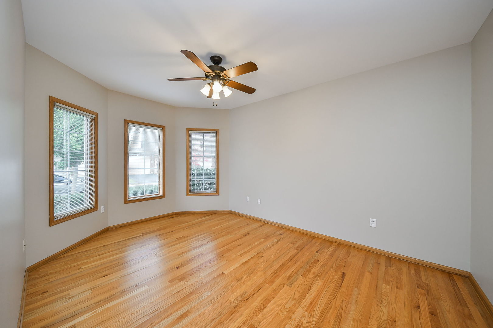 385 Delnor Glen Drive, St. Charles, IL 60174