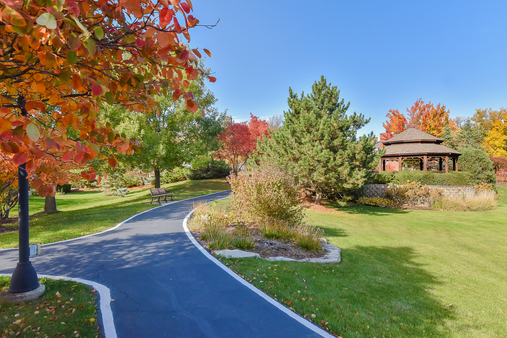 385 Delnor Glen Drive, St. Charles, IL 60174