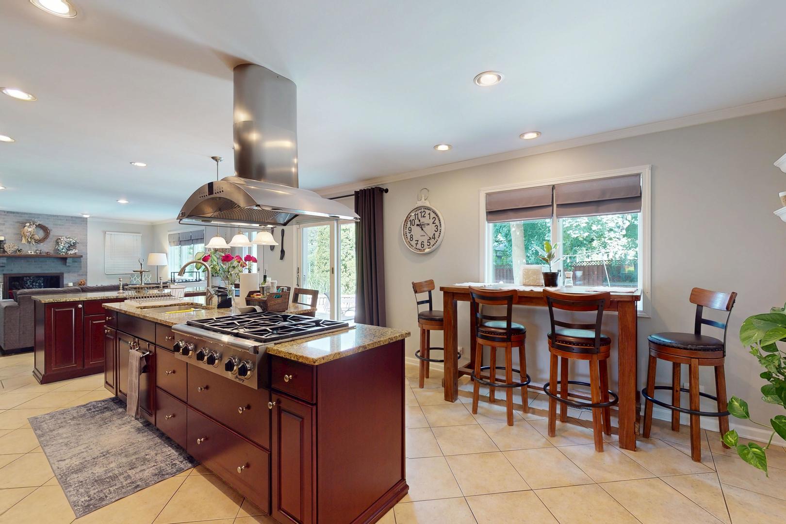 3350 Henley Street, Glenview, IL 60025