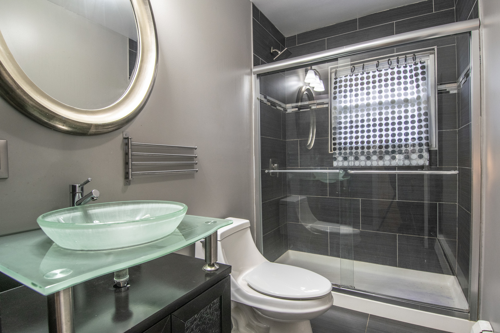 201 Oakwood Drive, Shorewood, IL 60404