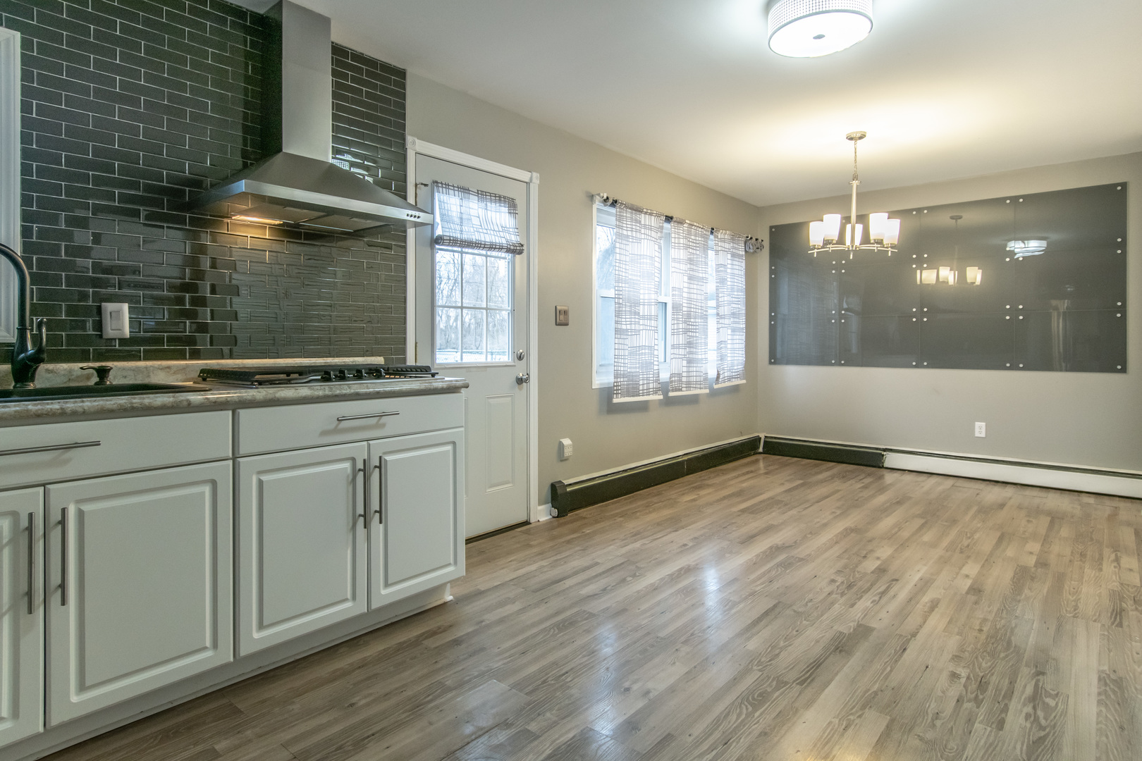 201 Oakwood Drive, Shorewood, IL 60404