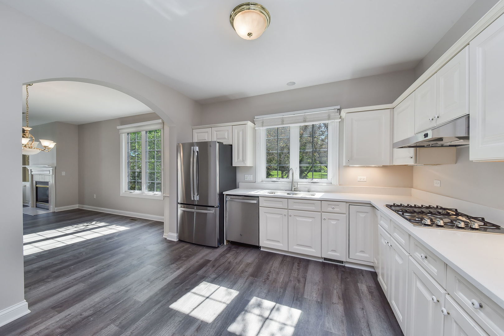 410 Delnor Glen Drive #410, St. Charles, IL 60174