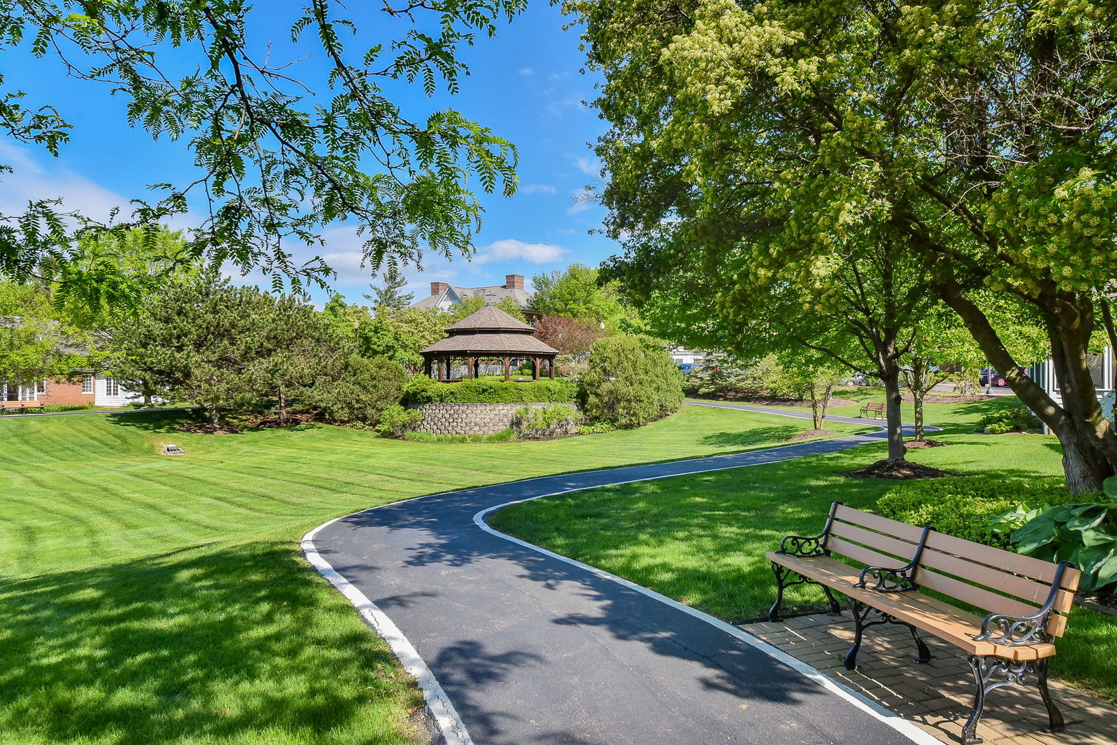 410 Delnor Glen Drive #410, St. Charles, IL 60174