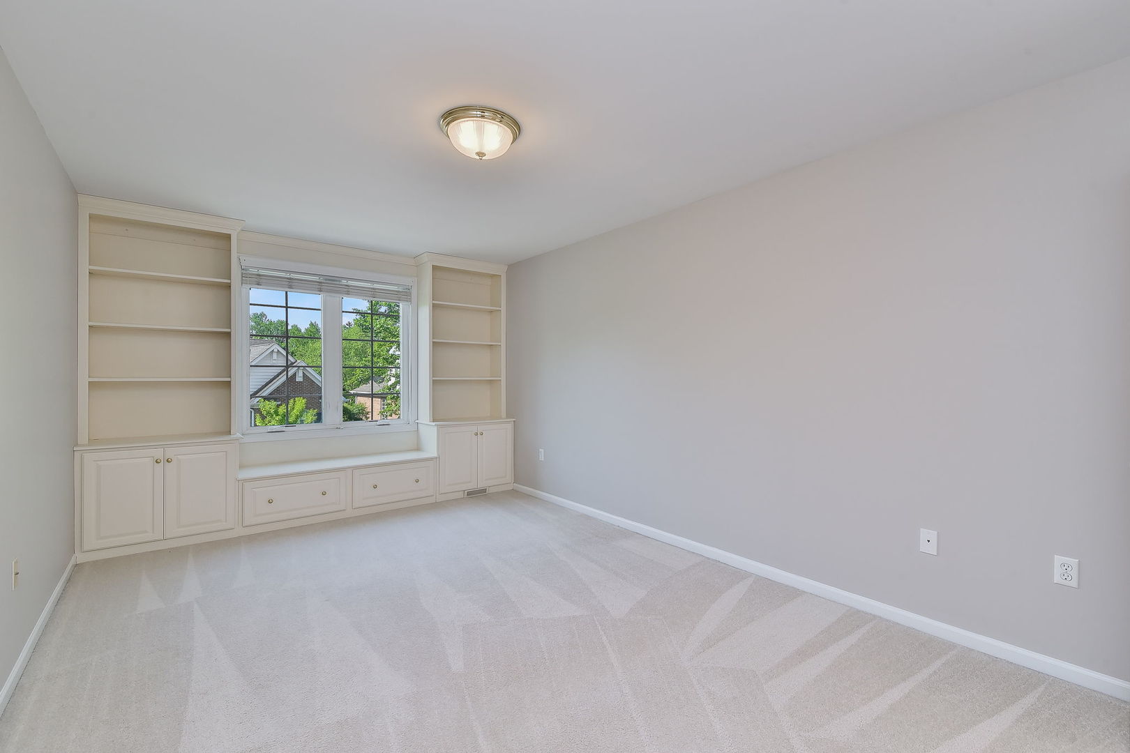 410 Delnor Glen Drive #410, St. Charles, IL 60174