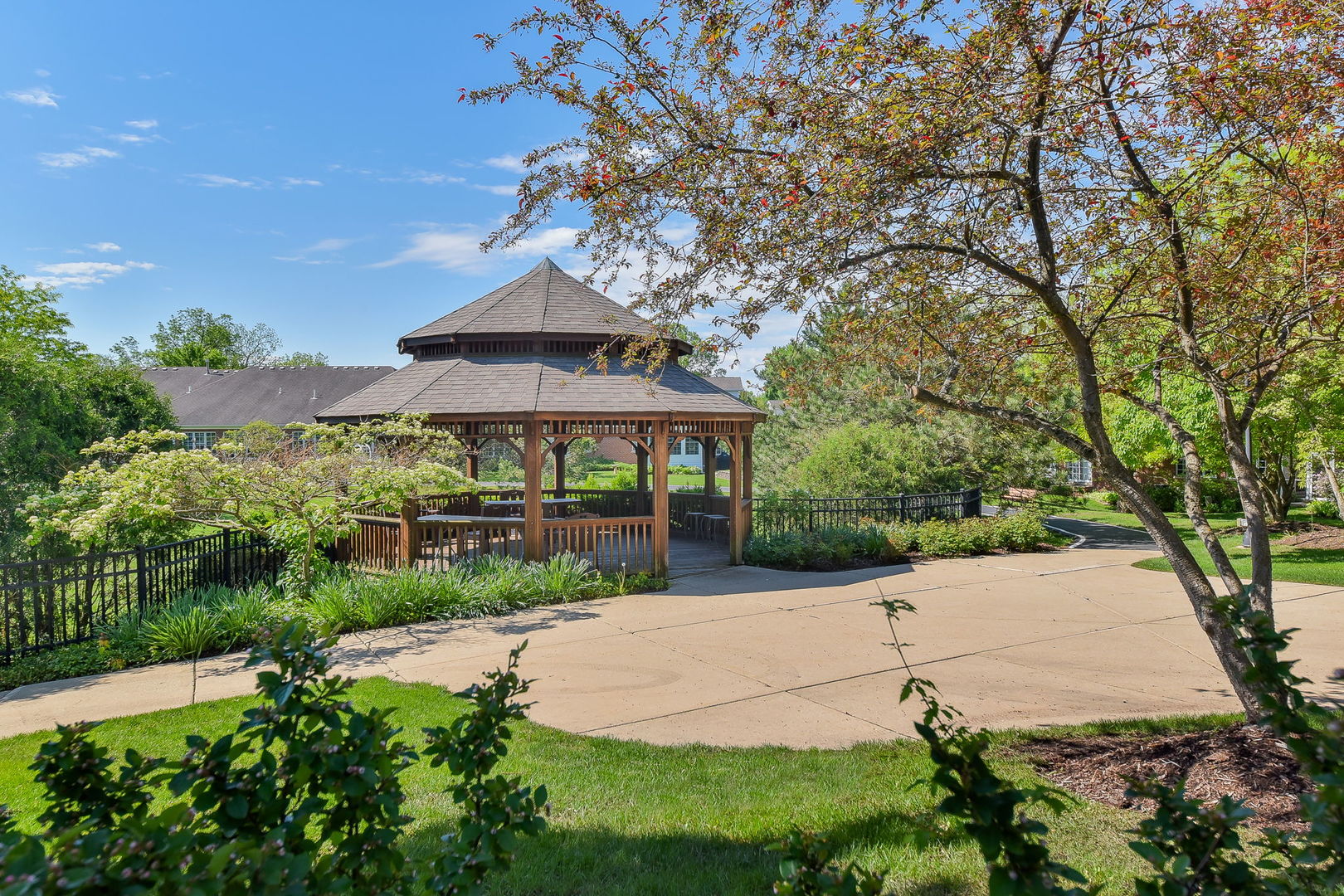 410 Delnor Glen Drive #410, St. Charles, IL 60174