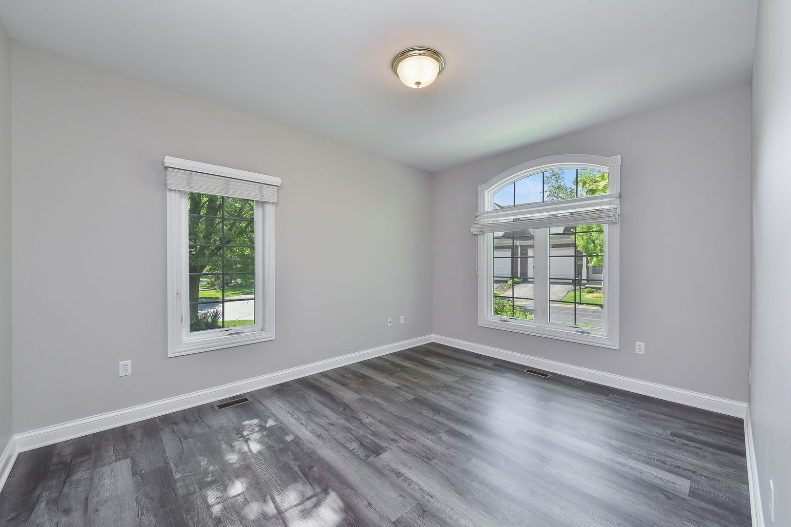 410 Delnor Glen Drive #410, St. Charles, IL 60174