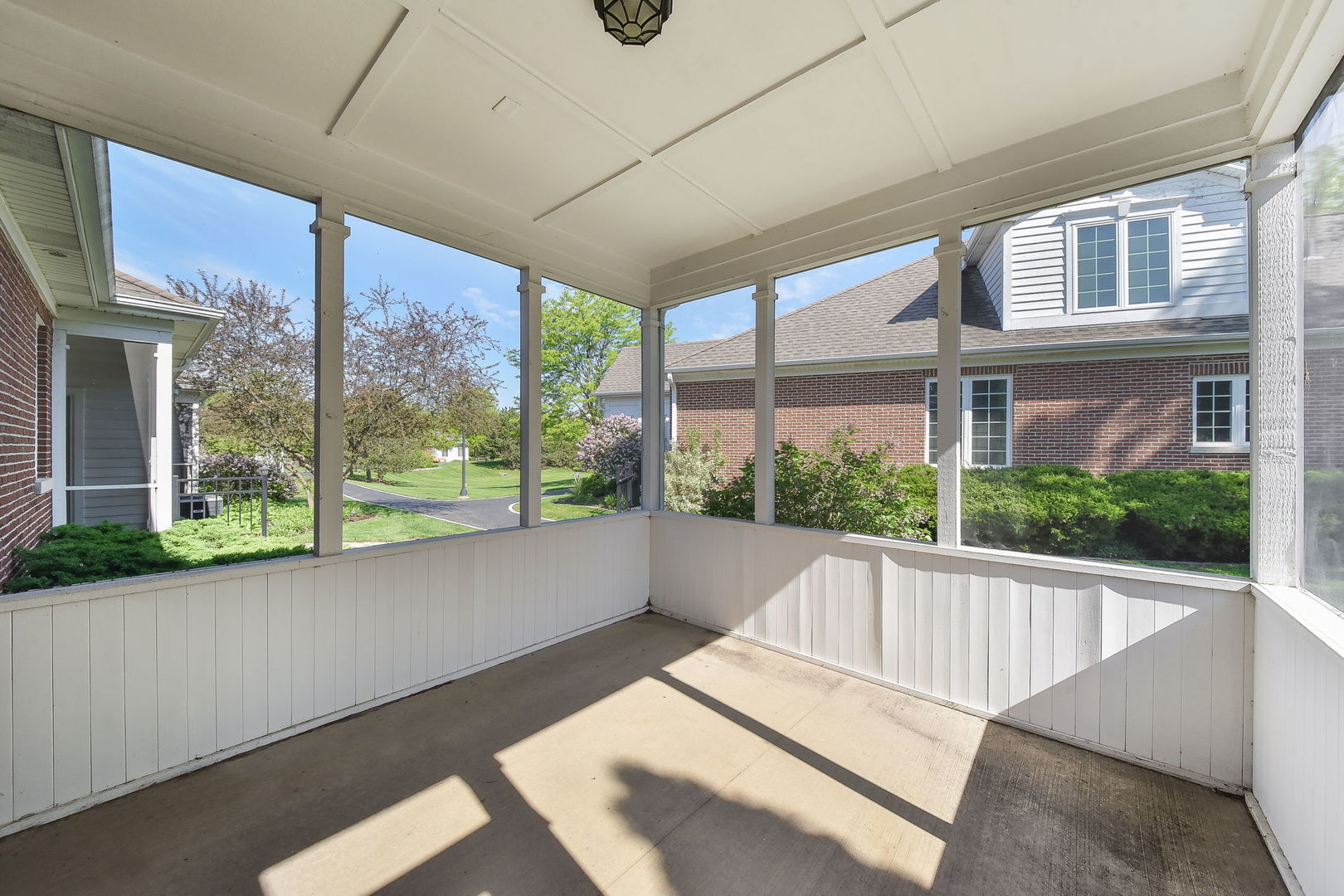 410 Delnor Glen Drive #410, St. Charles, IL 60174