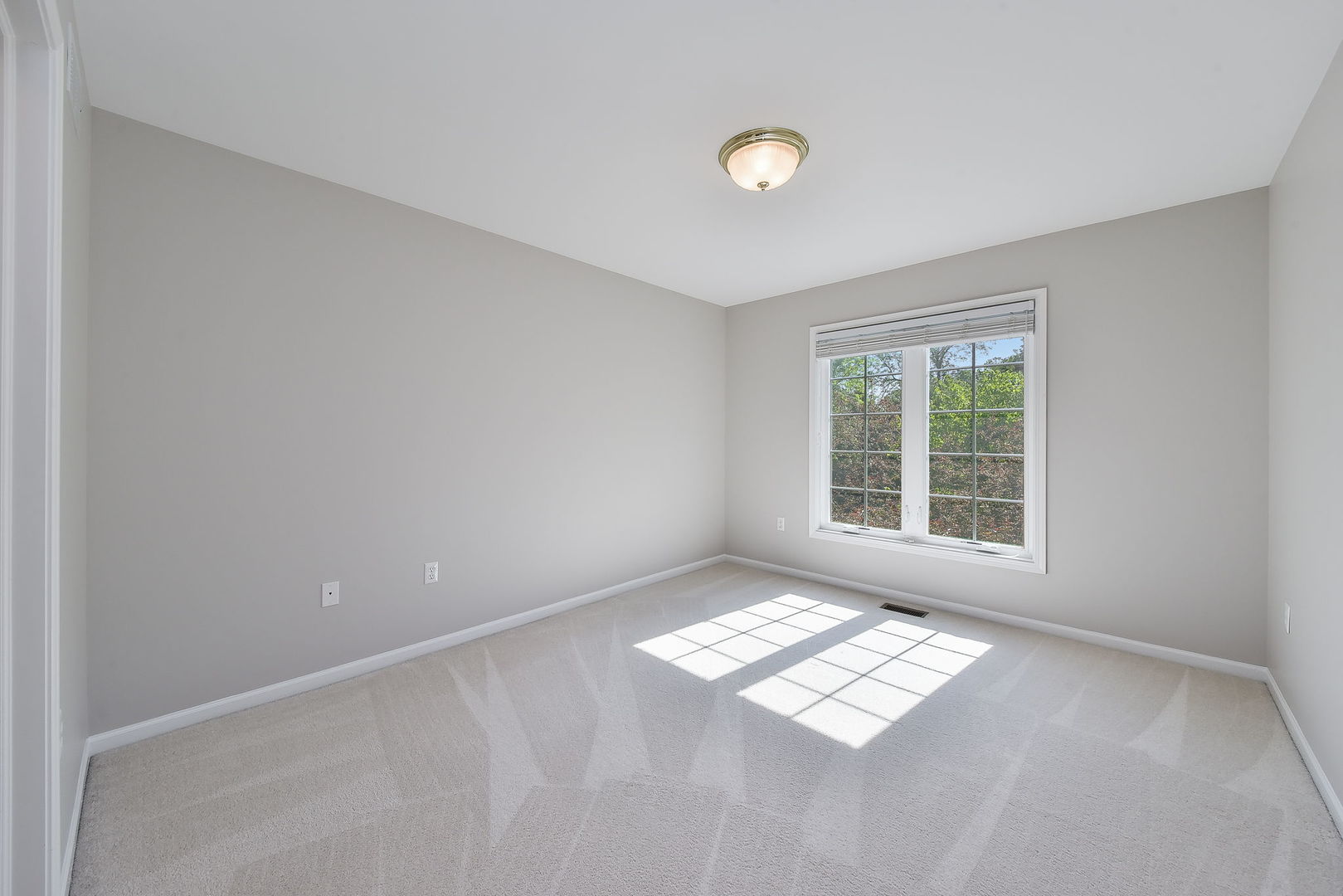 410 Delnor Glen Drive #410, St. Charles, IL 60174