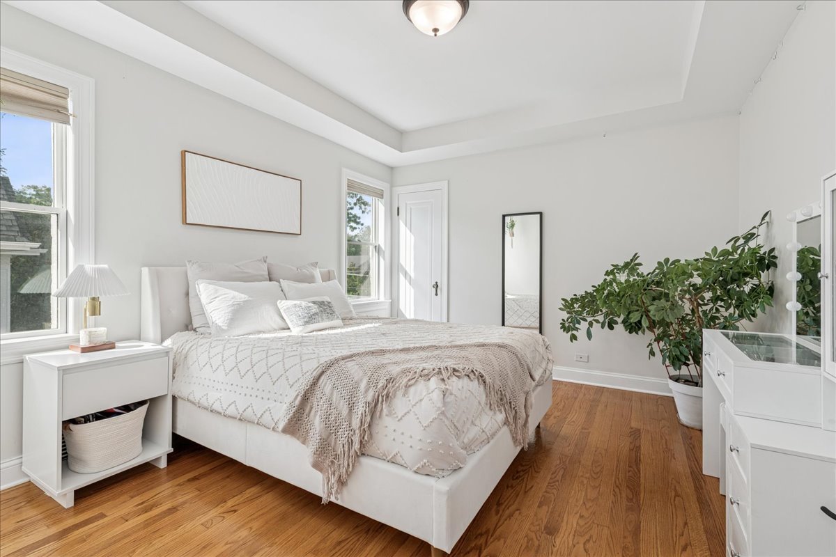 109 W Hillside Avenue, Barrington, IL 60010