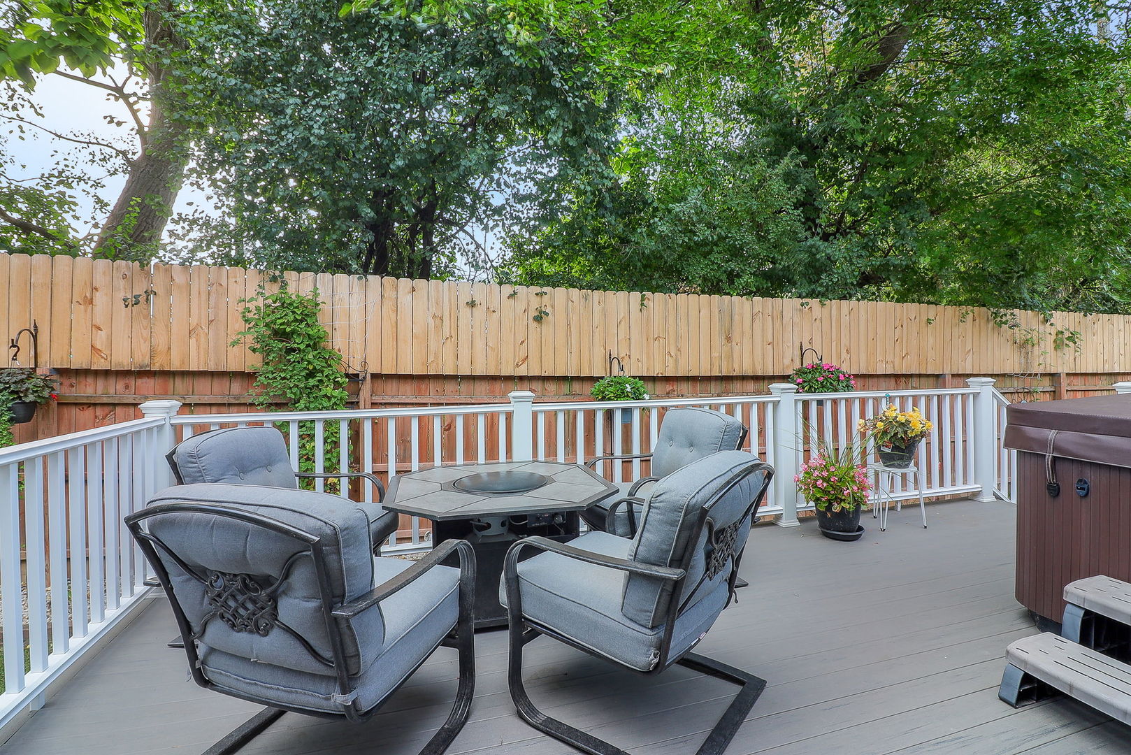 14630 Club Circle Drive, Oak Forest, IL 60452