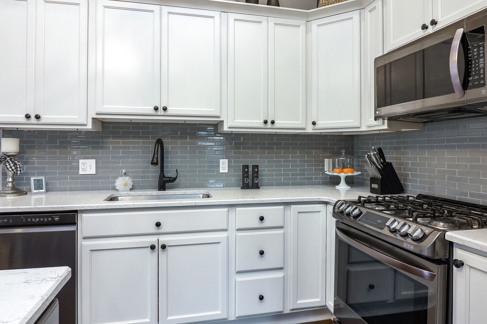 14630 Club Circle Drive, Oak Forest, IL 60452