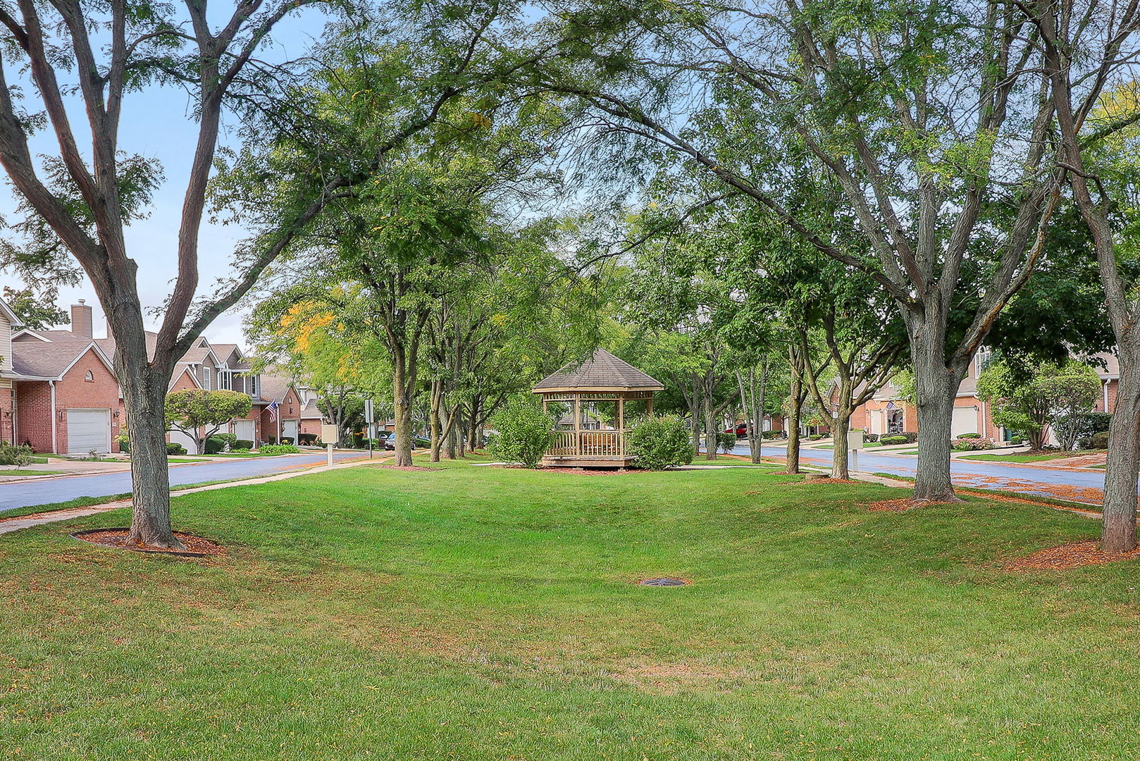 14630 Club Circle Drive, Oak Forest, IL 60452