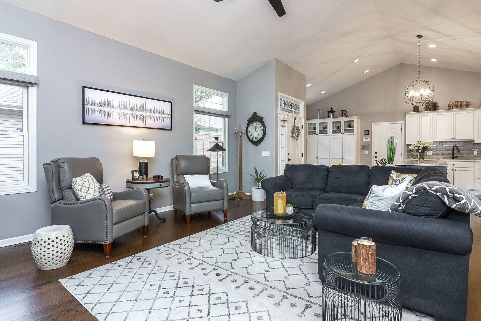 14630 Club Circle Drive, Oak Forest, IL 60452