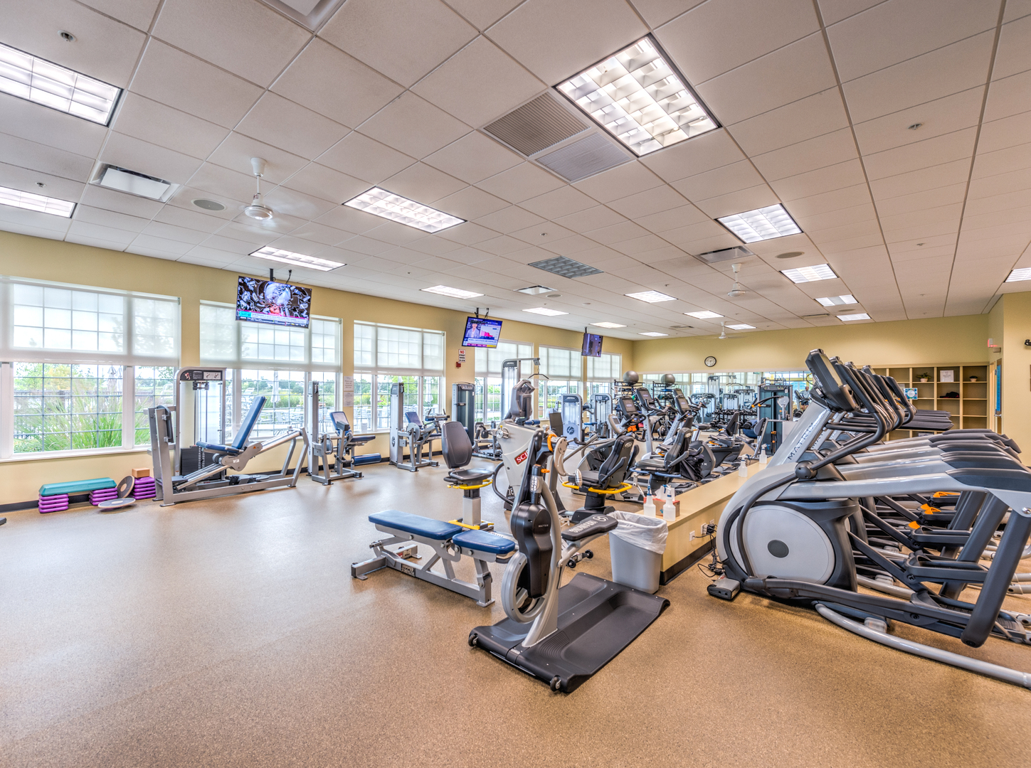 3263 Eastbank Circle, Mundelein, IL 60060
