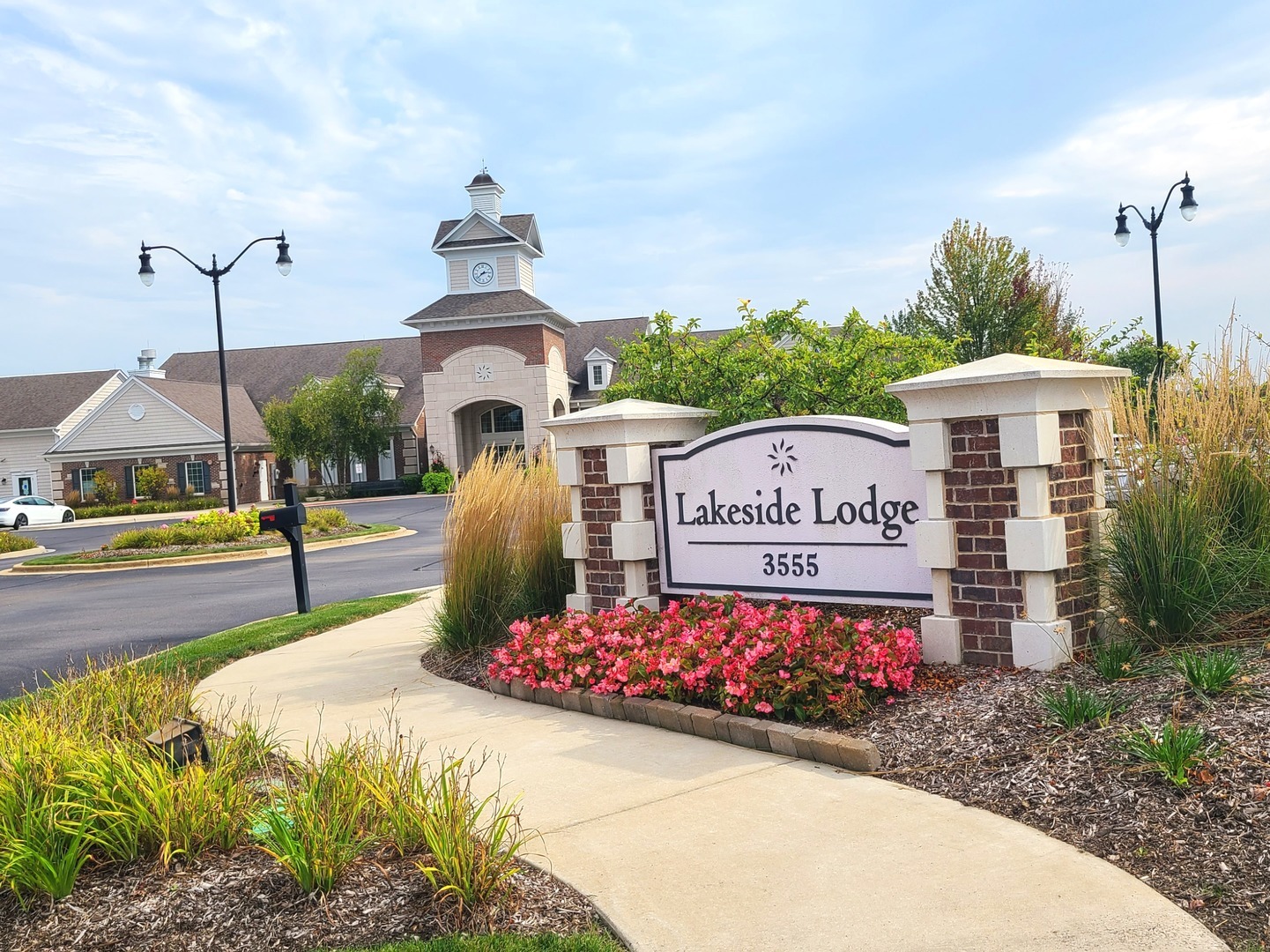 3263 Eastbank Circle, Mundelein, IL 60060