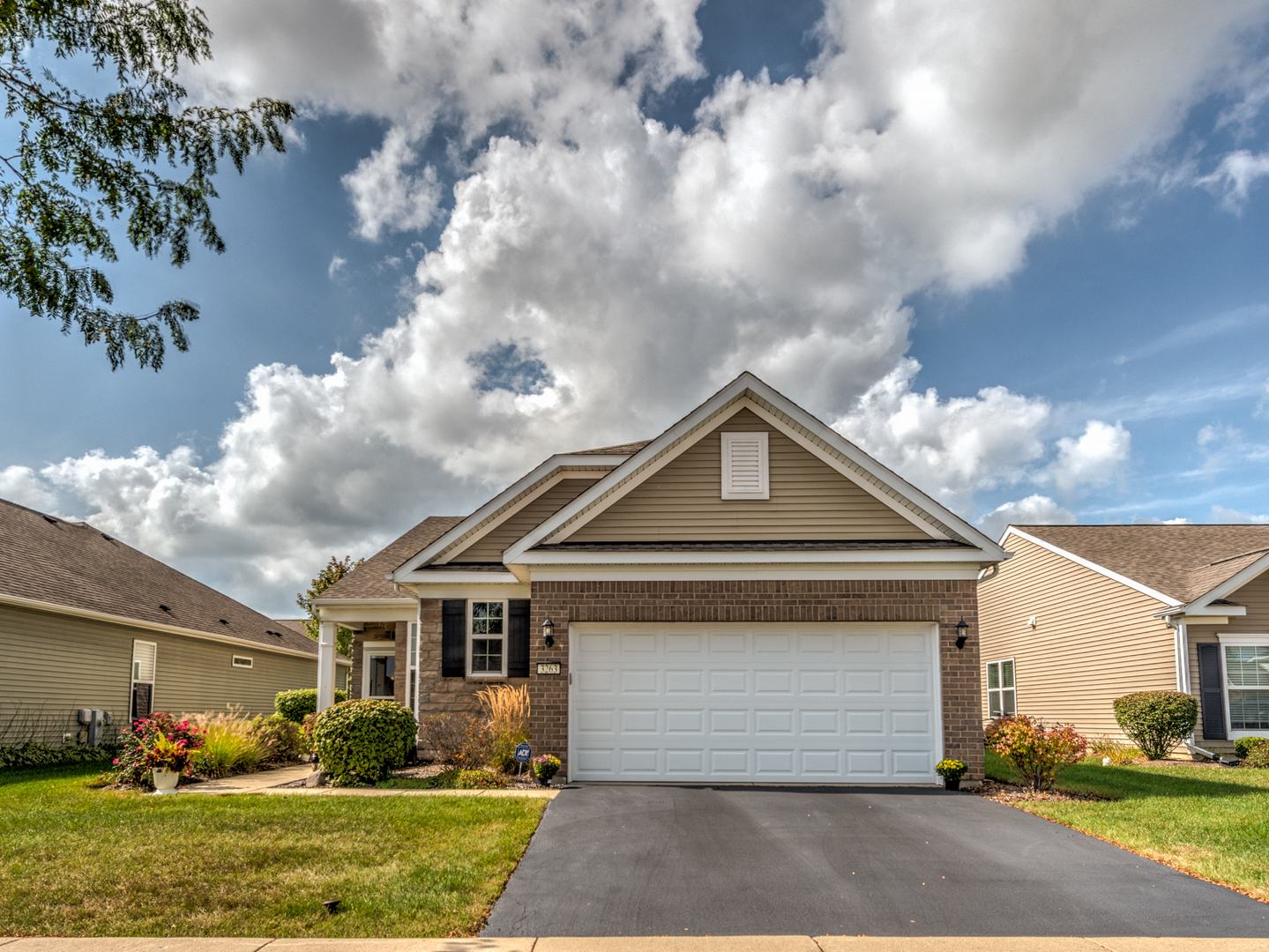 3263 Eastbank Circle, Mundelein, IL 60060