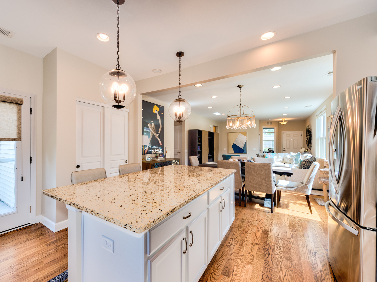 3263 Eastbank Circle, Mundelein, IL 60060
