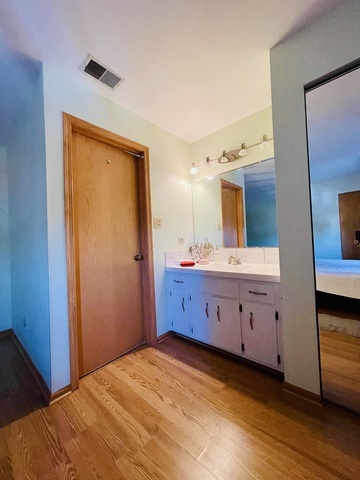 5630 W 103rd Street #308, Oak Lawn, IL 60453