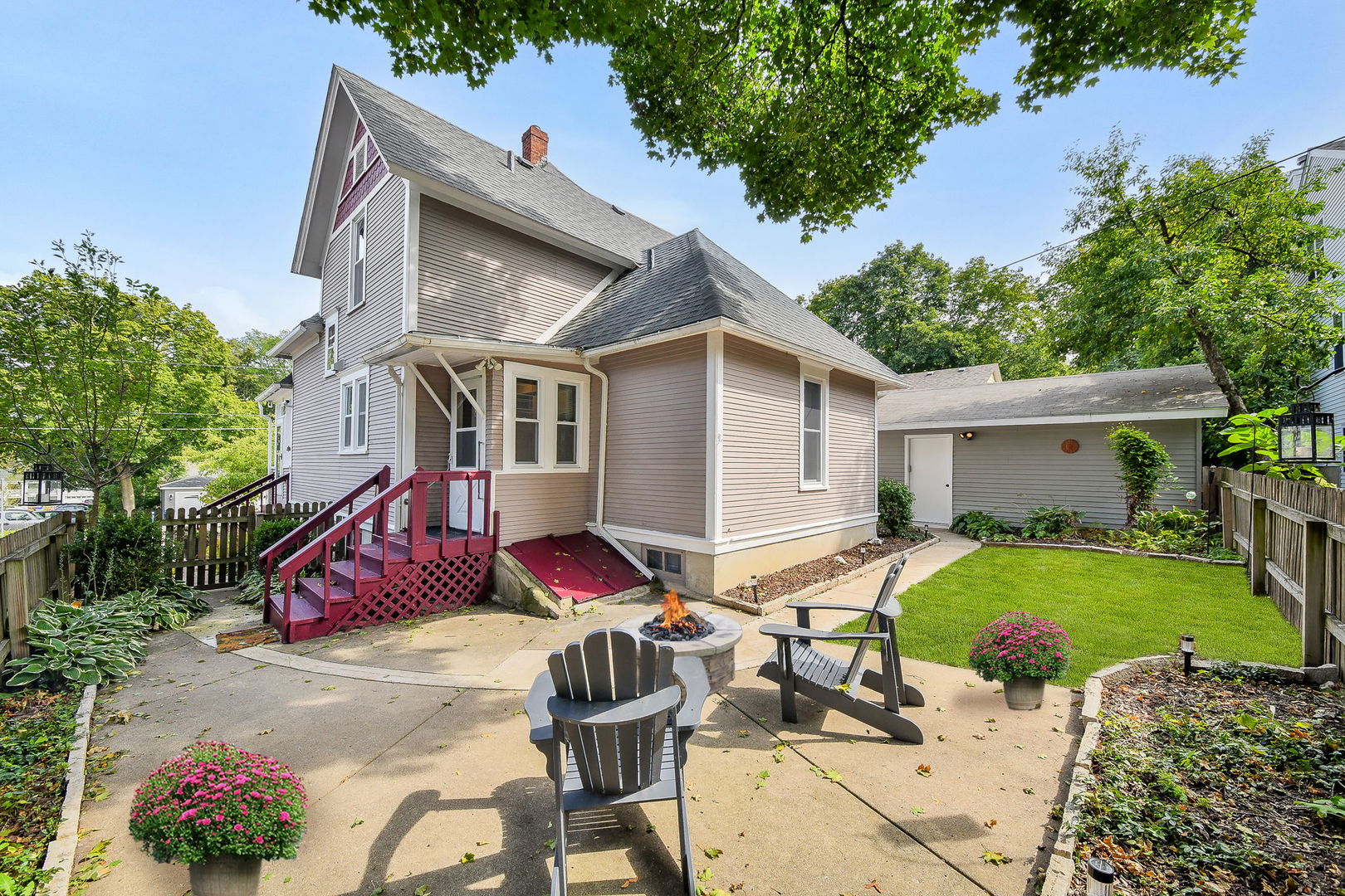 113 S 4th Street, St. Charles, IL 60174