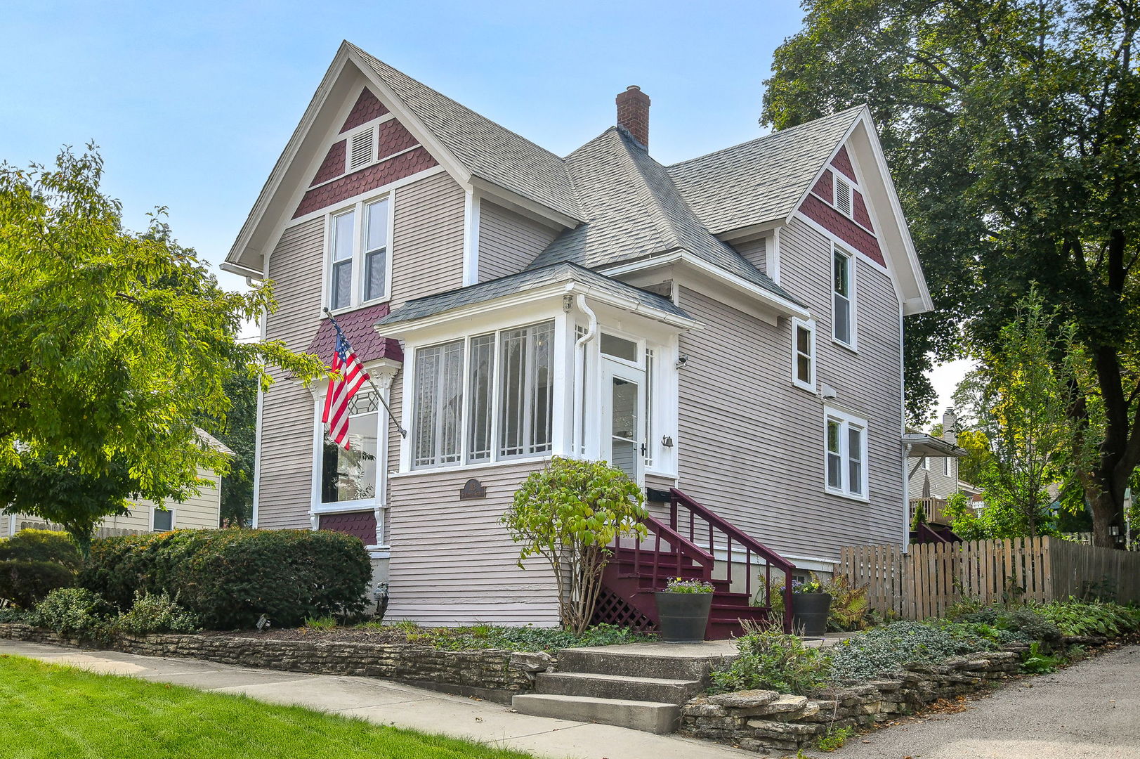 113 S 4th Street, St. Charles, IL 60174