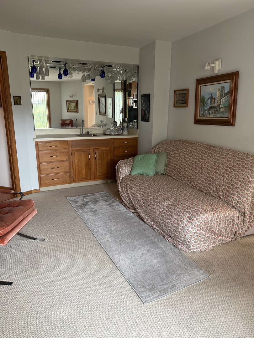 467 HIAWATHA Trail #411, Wood Dale, IL 60191