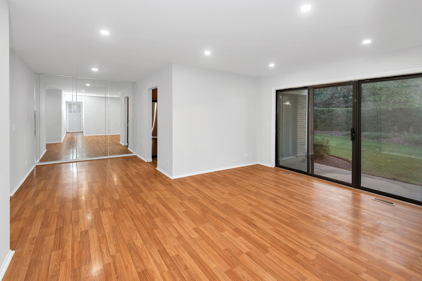 1059 Southbury Lane #D1, Wheeling, IL 60090