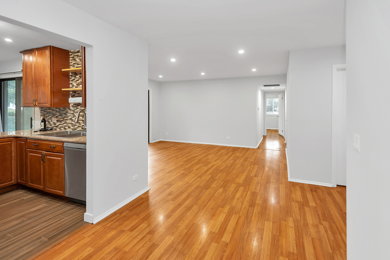 1059 Southbury Lane #D1, Wheeling, IL 60090