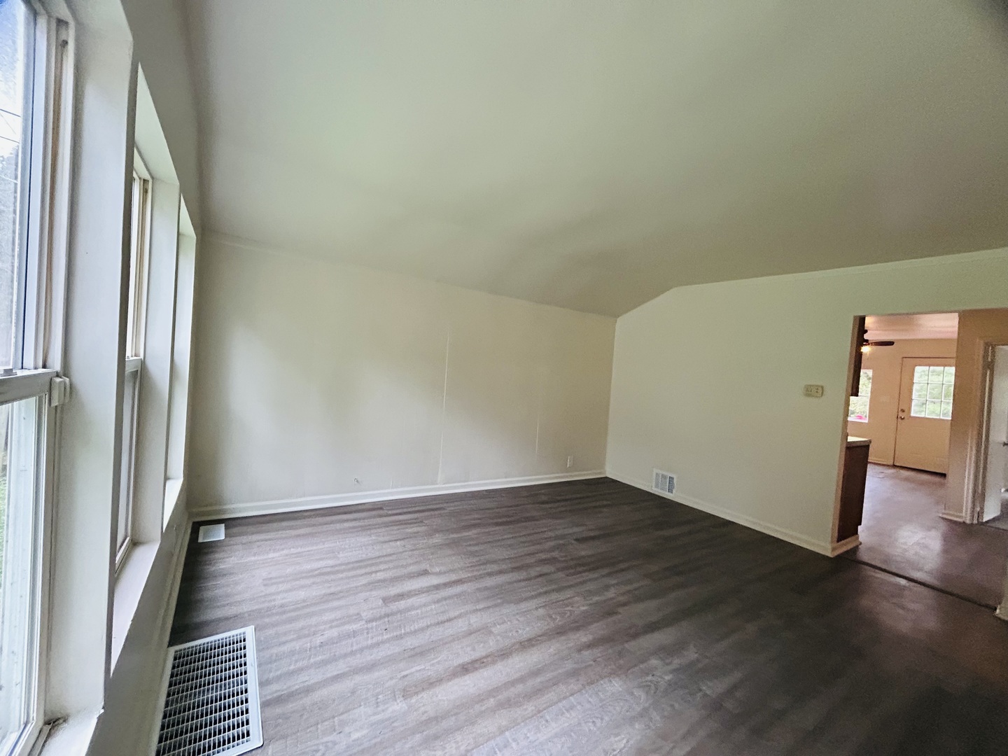 6415 N Shore Avenue, Spring Grove, IL 60081