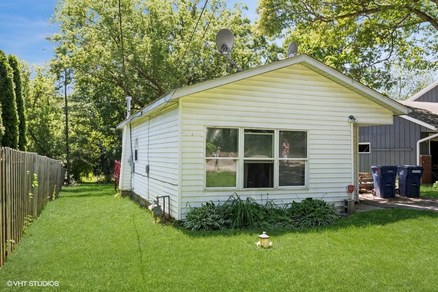 6415 N Shore Avenue, Spring Grove, IL 60081