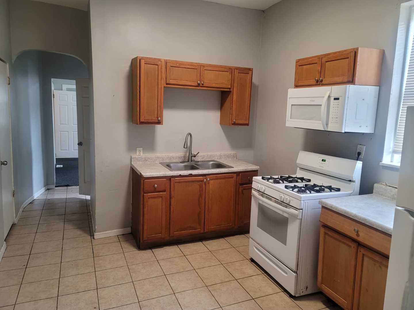 6506 S Eberhart Avenue, Chicago, IL 60637