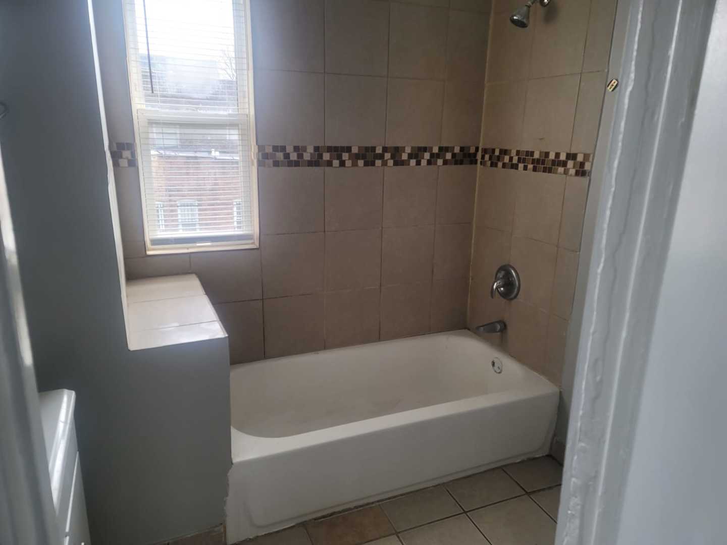 6506 S Eberhart Avenue, Chicago, IL 60637