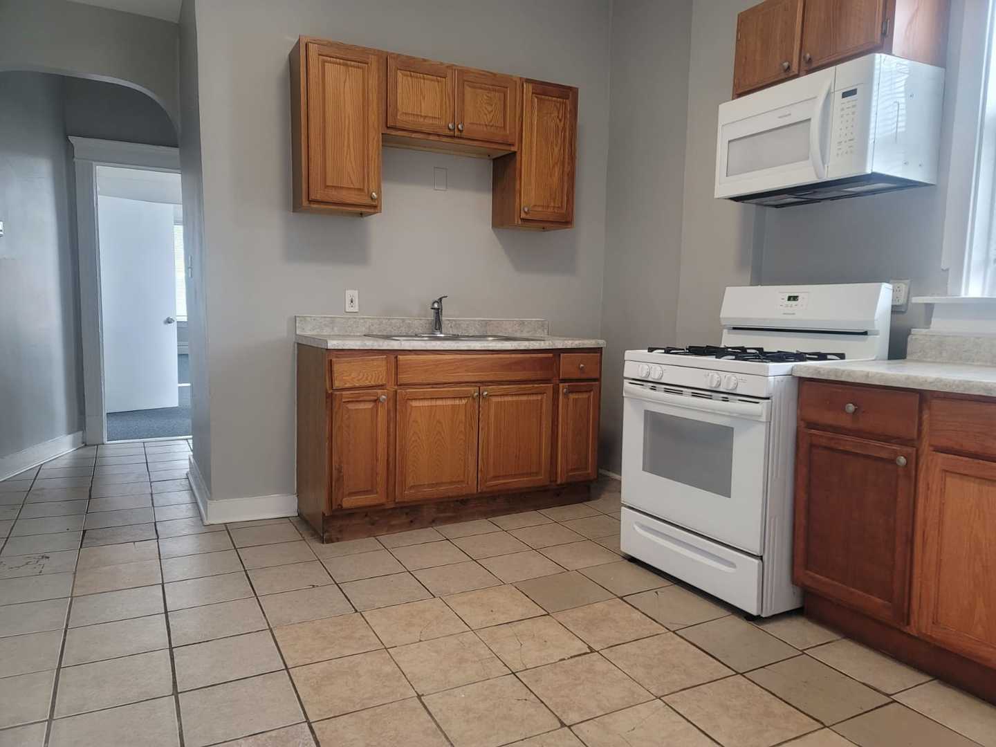 6506 S Eberhart Avenue, Chicago, IL 60637